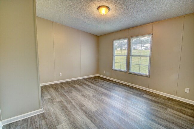 Building Photo - 106 7 Hawks Trail
