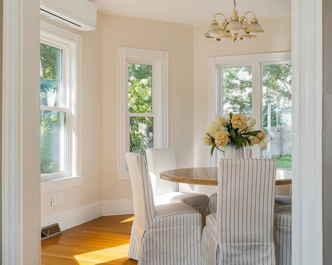 Building Photo - 87 College Ave