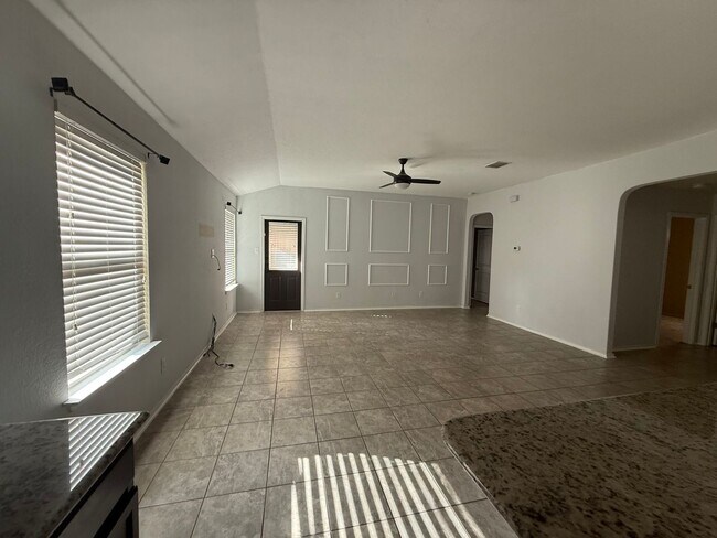 Building Photo - 10550 Rhyder Ridge