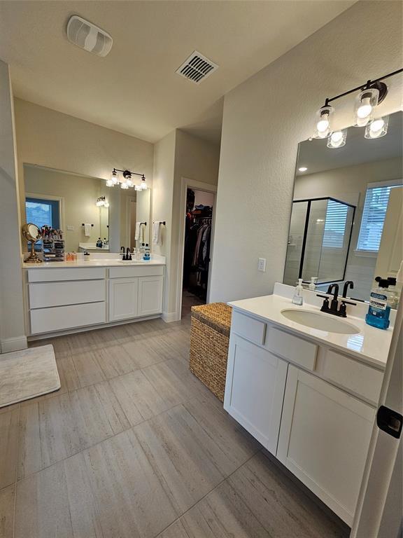 Building Photo - 138 Sugarberry Dr