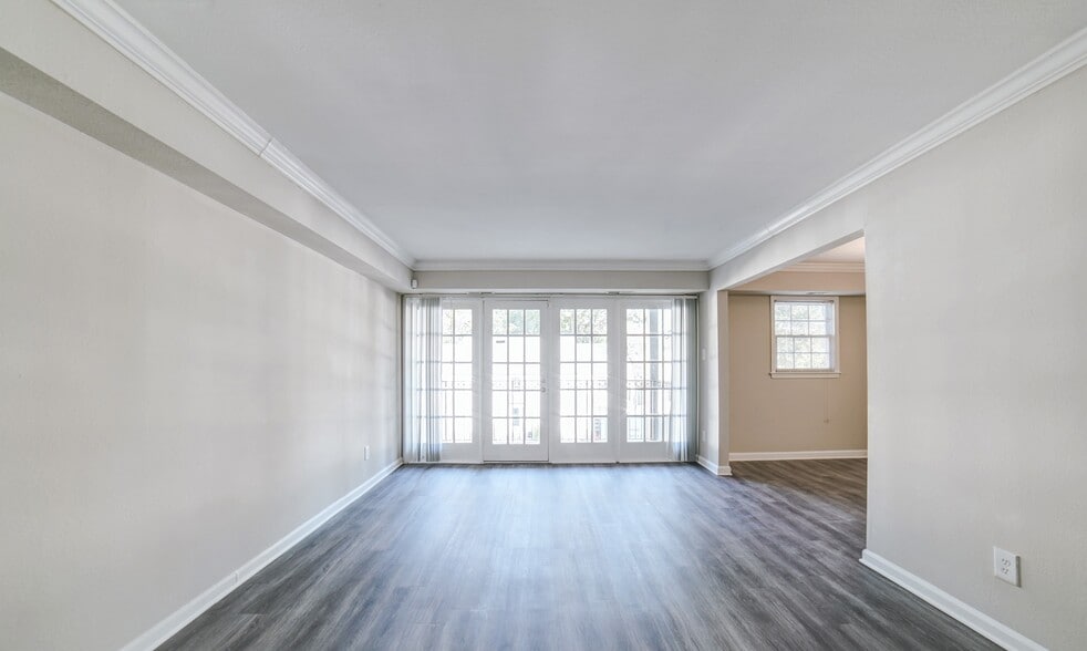 Building Photo - The Ashford