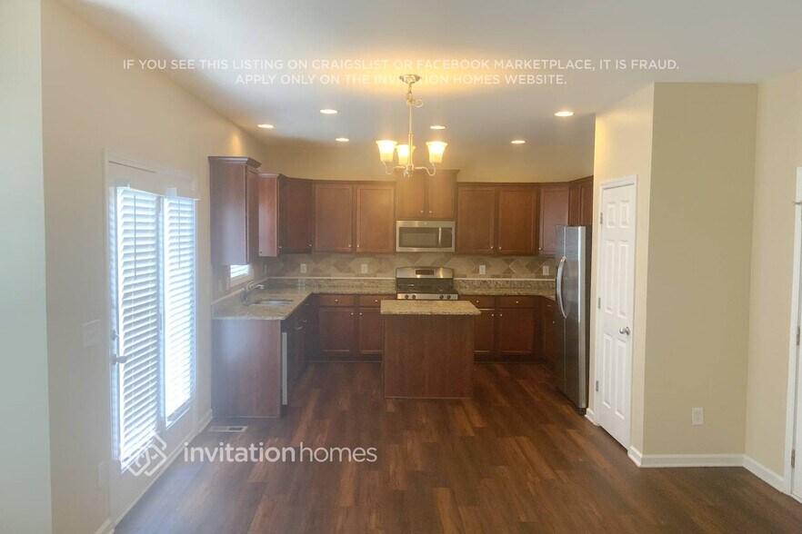 Building Photo - 809 Bishops Run Ln