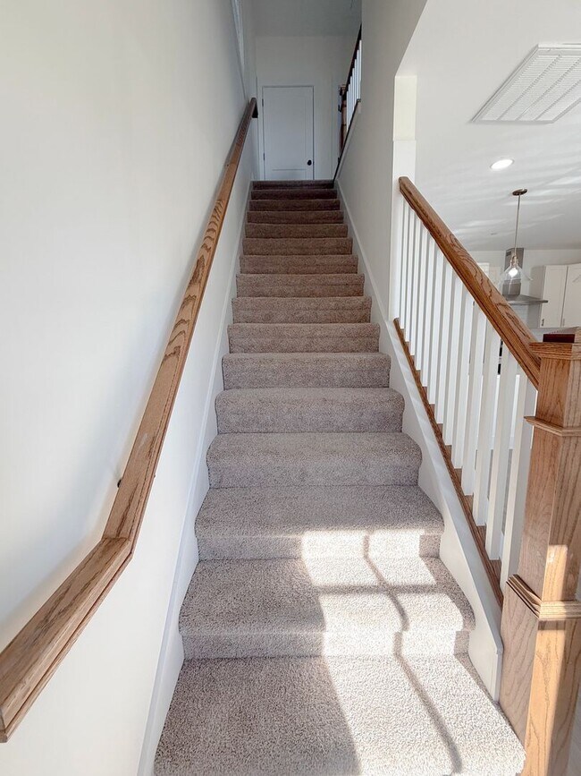 Building Photo - 2-Bedroom with Flex Room, Pool, and Pickleball Court in Cookeville