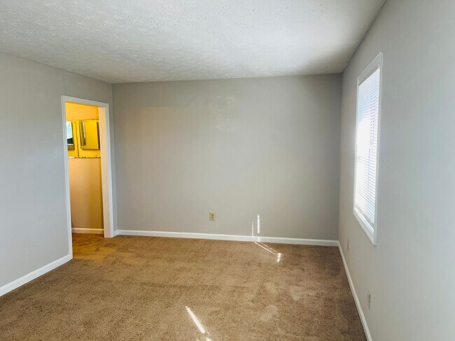 Building Photo - Welcome to Smyrna! Prime location, newly renovated, private fenced backyard, must see!