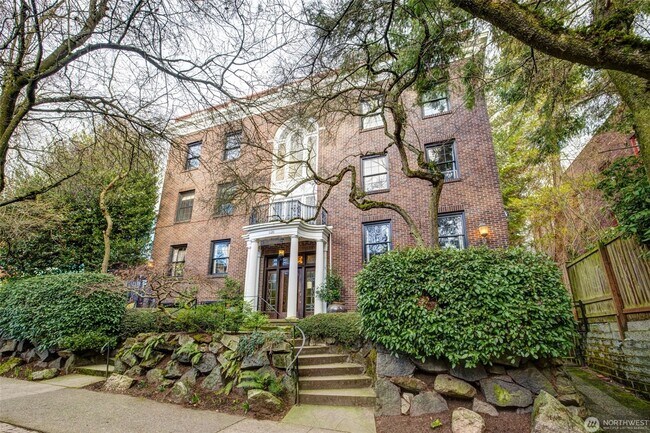 Building Photo - 1120 17th Ave