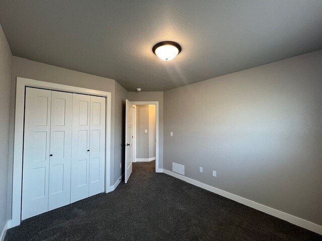 Building Photo - 671 Eagle Ct