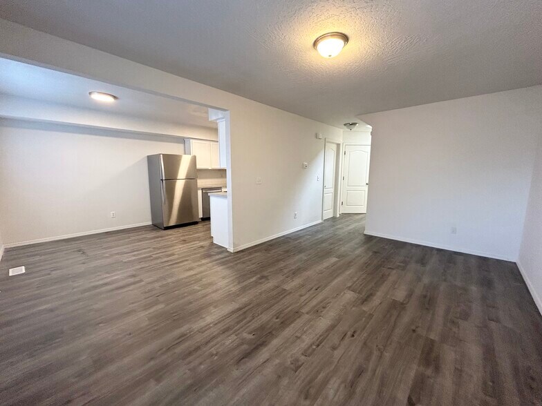 Building Photo - 2511 E Spruce St