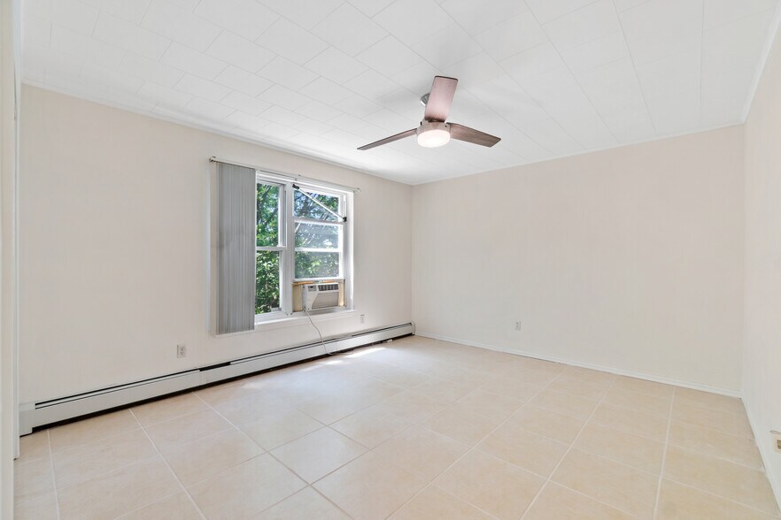 Building Photo - 7508 Kiesel Ter