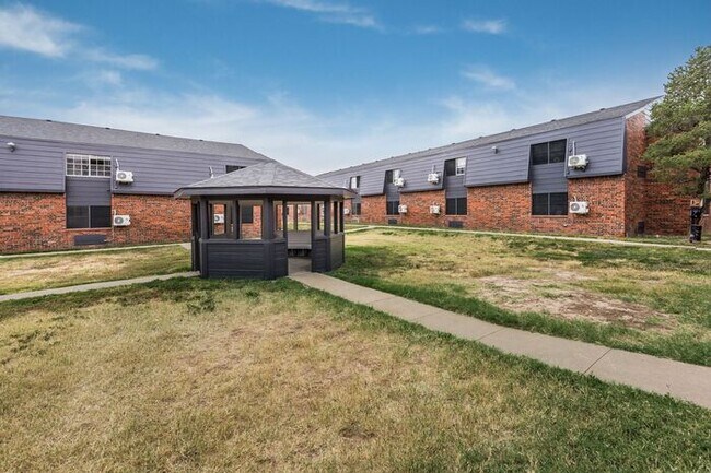 Building Photo - 4320 Canyon Dr