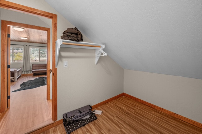 Building Photo - 1025 E Country Club Blvd