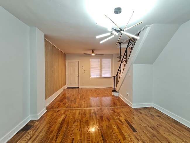 Building Photo - 5949 Addison St