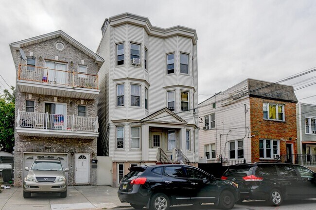 Building Photo - 200 Nunda Ave