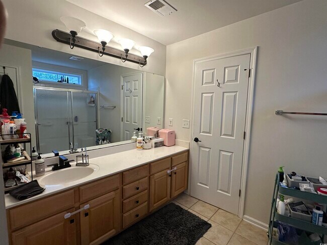 Building Photo - 204 Fulbourn Pl