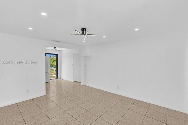 Building Photo - 4156 SW 49th Ct