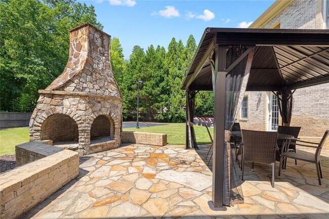 Building Photo - 11140 W Rd