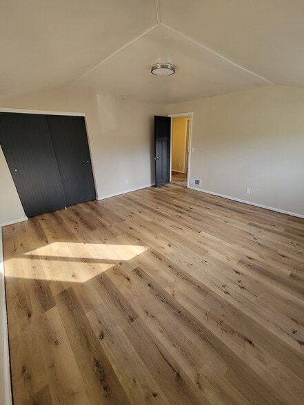 Building Photo - 444 N Henninger St