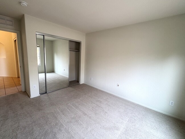 Building Photo - 1870 E Purple Martin Ln