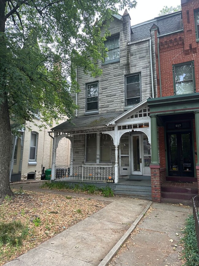 Primary Photo - 819 N 5th St