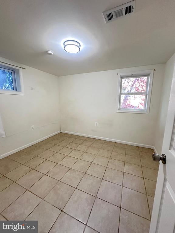 Building Photo - 9326 Wellington St