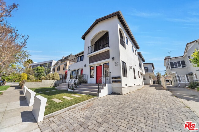 Building Photo - 1022 Masselin Ave