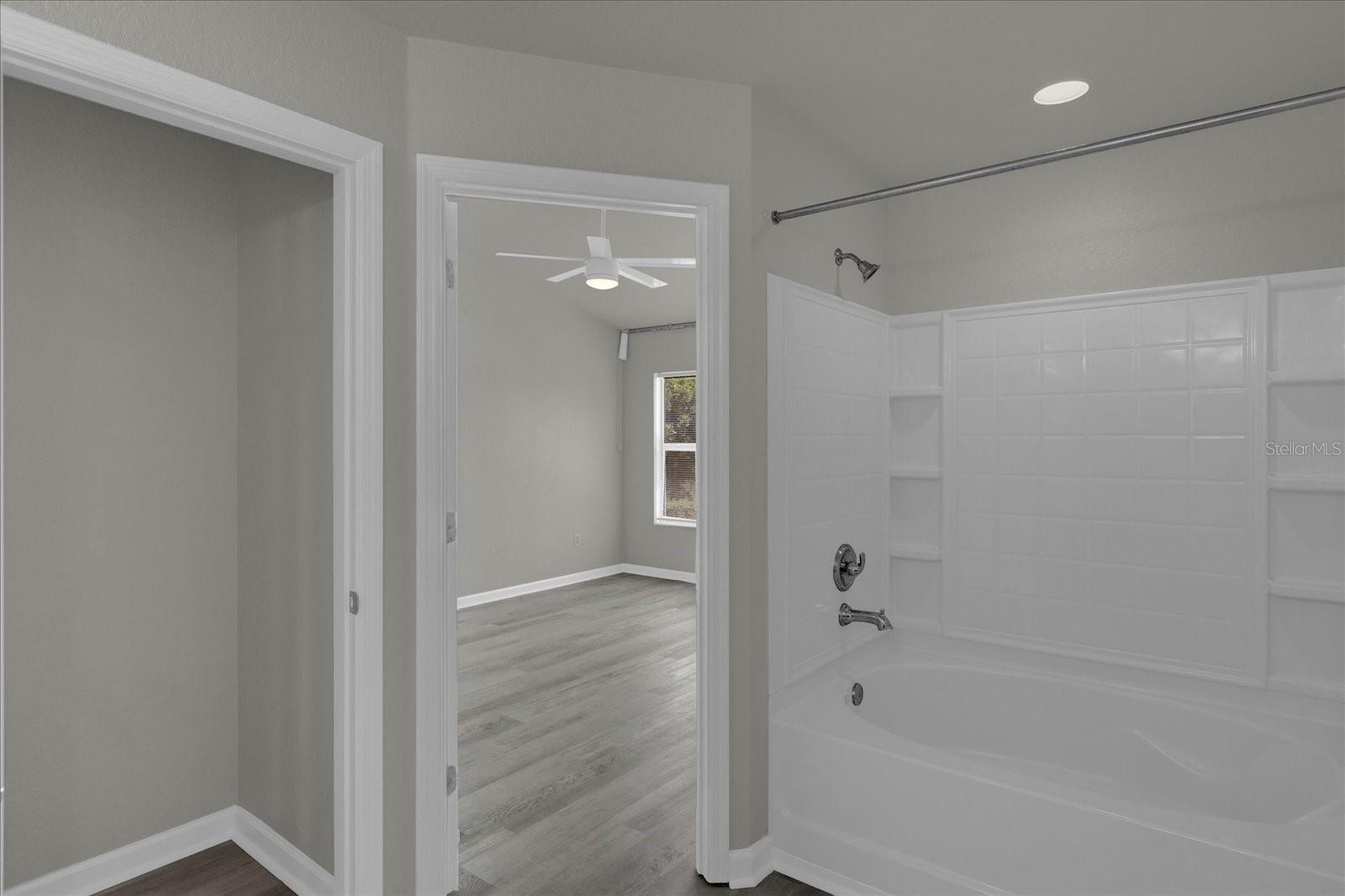 Building Photo - 4500 SW 52nd Cir