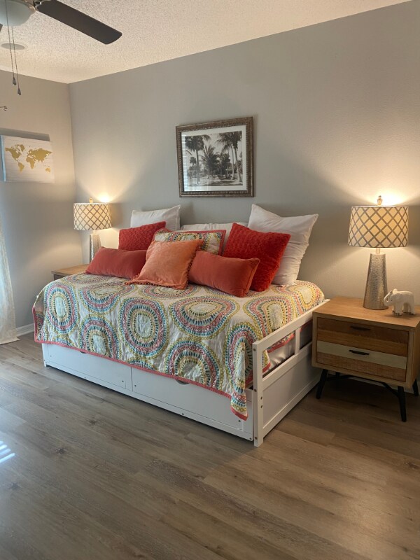 Building Photo - 621 Squire Cir