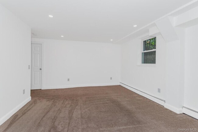Building Photo - 2 Bryn Mawr Pl