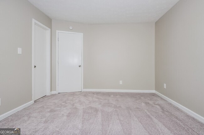 Building Photo - 144 Fairview Dr