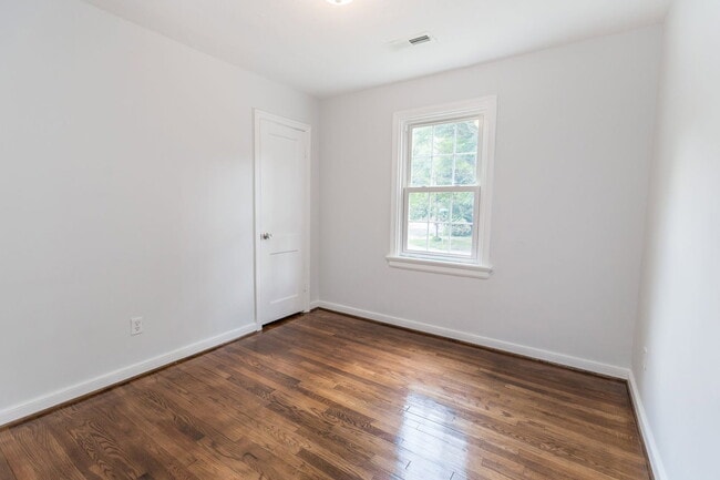 Building Photo - 5001 Schutte Ave