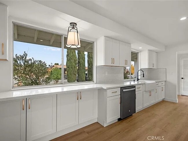 Building Photo - 157 Camino La Madera