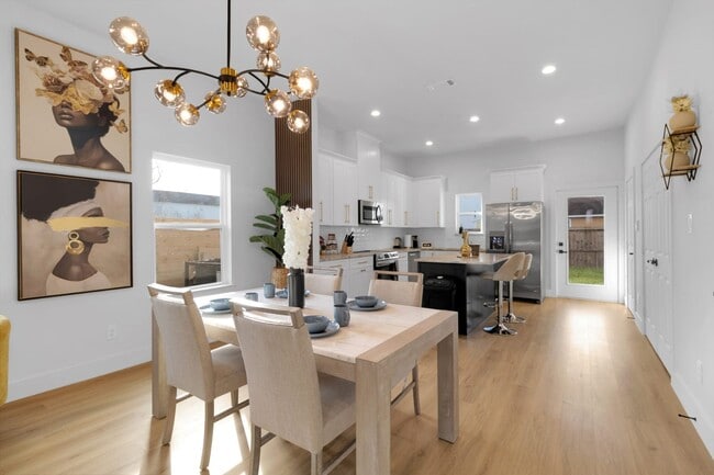 Building Photo - 6726 Dumble St