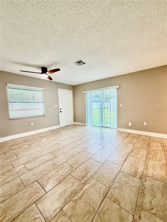 Building Photo - 7132 Oakwood Dr