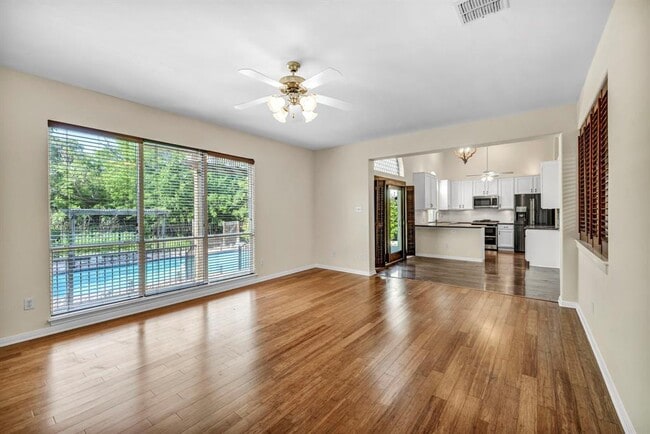 Building Photo - 6806 Thistle Hill Way