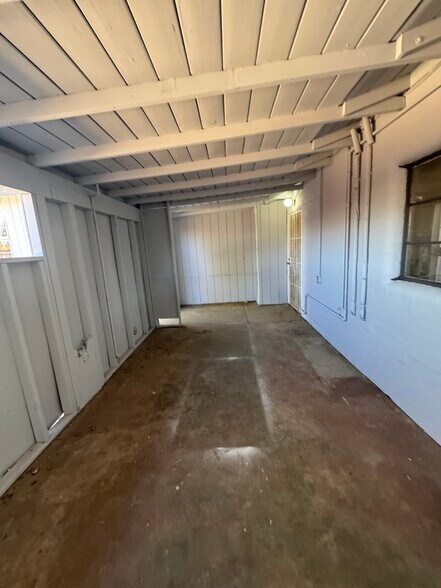 Building Photo - 44333 Elm Ave