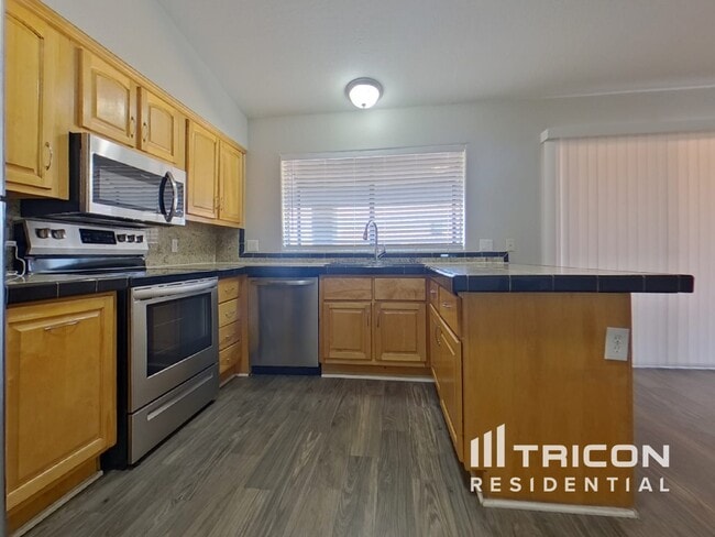 Building Photo - 9343 W Mission Ln