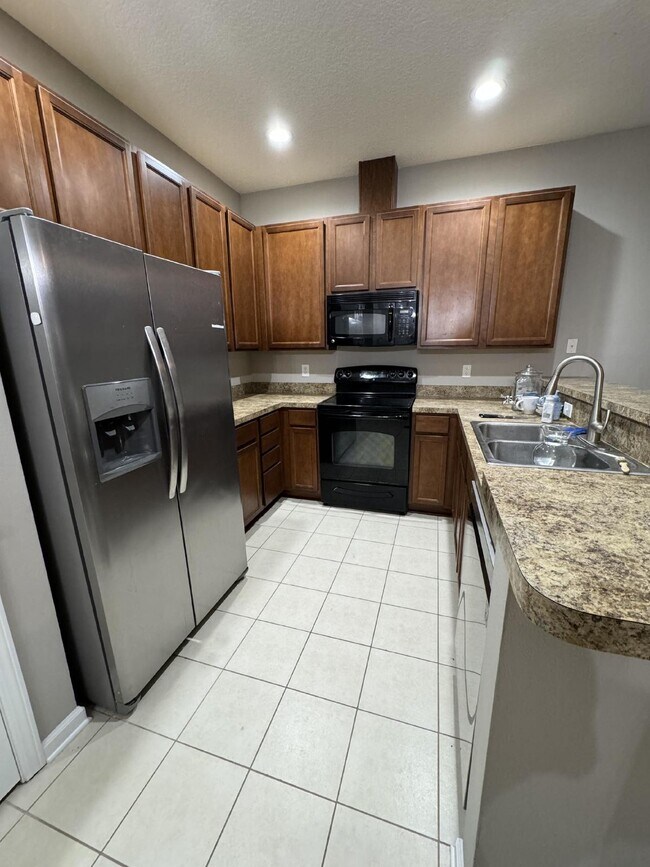 Building Photo - 3 bedroom 2.5 bath townhome in Bartram Park