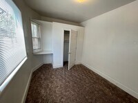 Building Photo - 1532 9th Ave