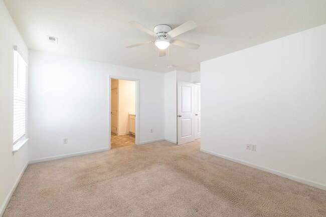 Building Photo - 228 Belle Ct