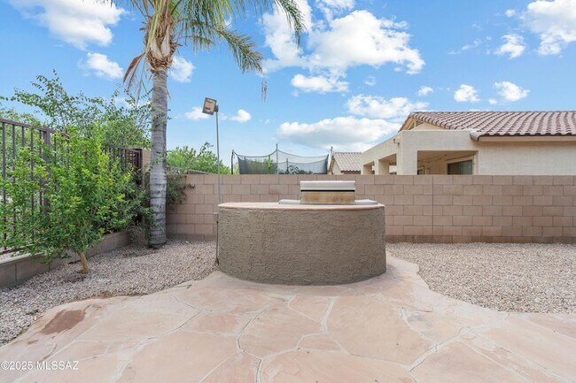 Building Photo - 12708 N Rodeo Land