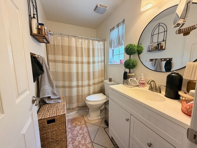 Building Photo - Fully Updated “Cottage” Home Near Colleges, Airport & Coastal Getaways