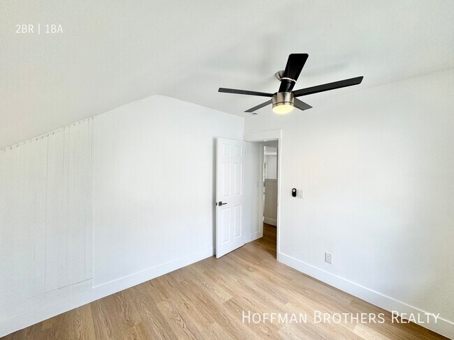 Building Photo - 858 N La Fayette Park Pl
