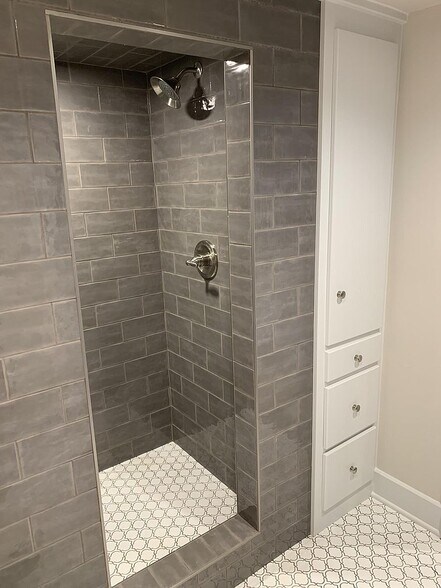 Building Photo - 200 1st Ave