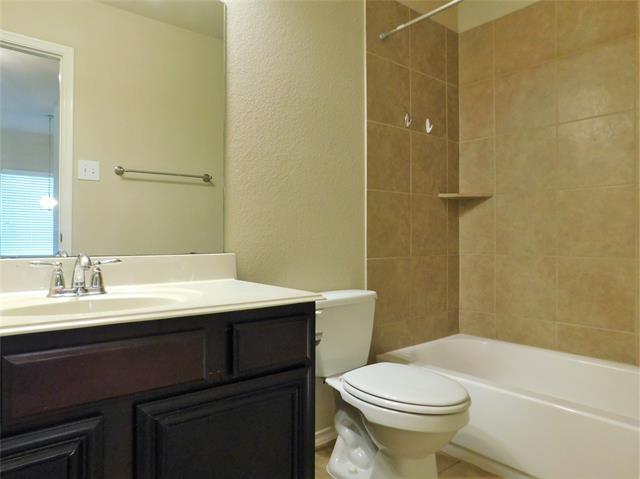 Building Photo - 835 Post Oak Pl