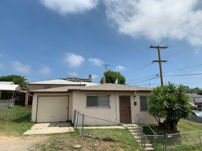 Building Photo - 5940 Kenwood St