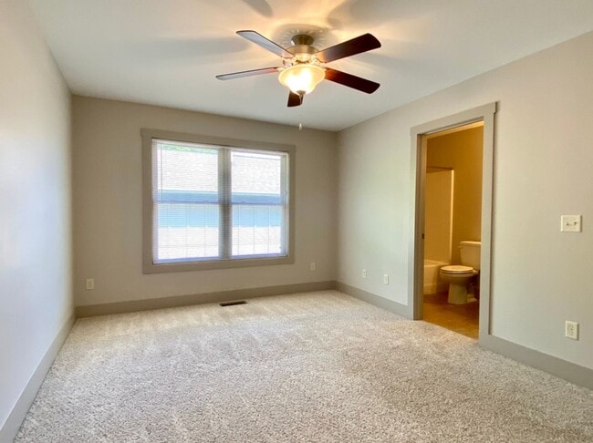 Building Photo - Beautiful Newer Construction in WAVL