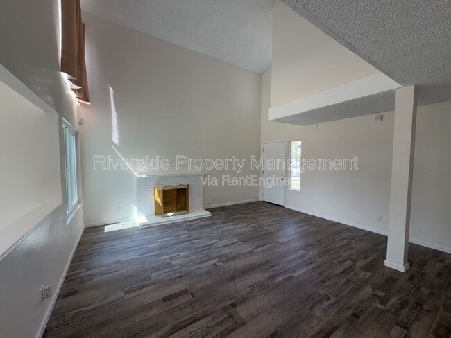 Building Photo - 11883 Bayless St