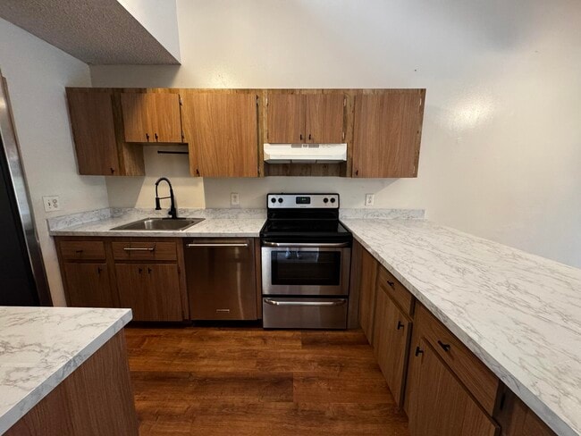 Building Photo - 3831 SW 69th Ave