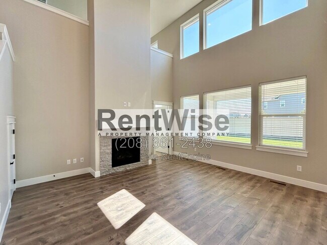 Building Photo - 5845 W Sprig Dr