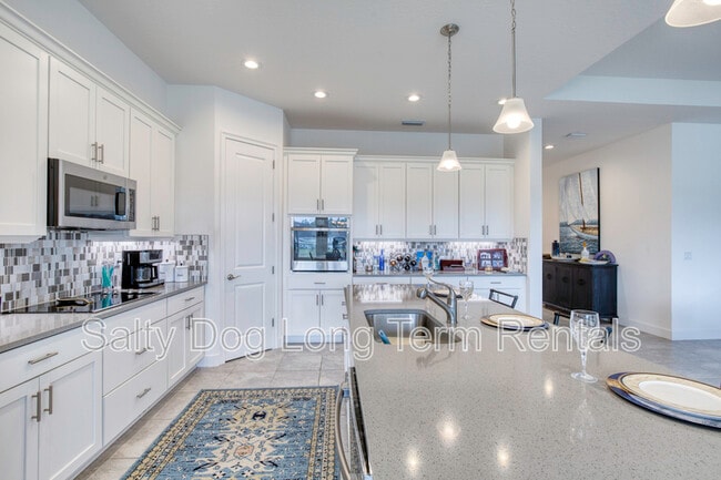 Building Photo - 394 Aquamarine Wy