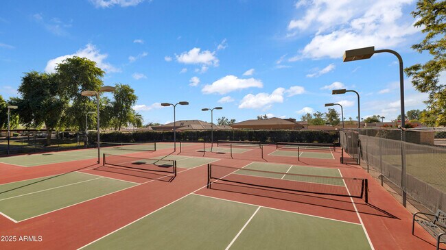 Building Photo - 8649 E Royal Palm Rd